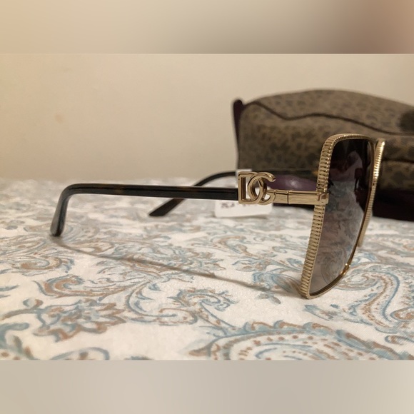 Dolce& Gabbana sunglasses - Picture 1 of 4